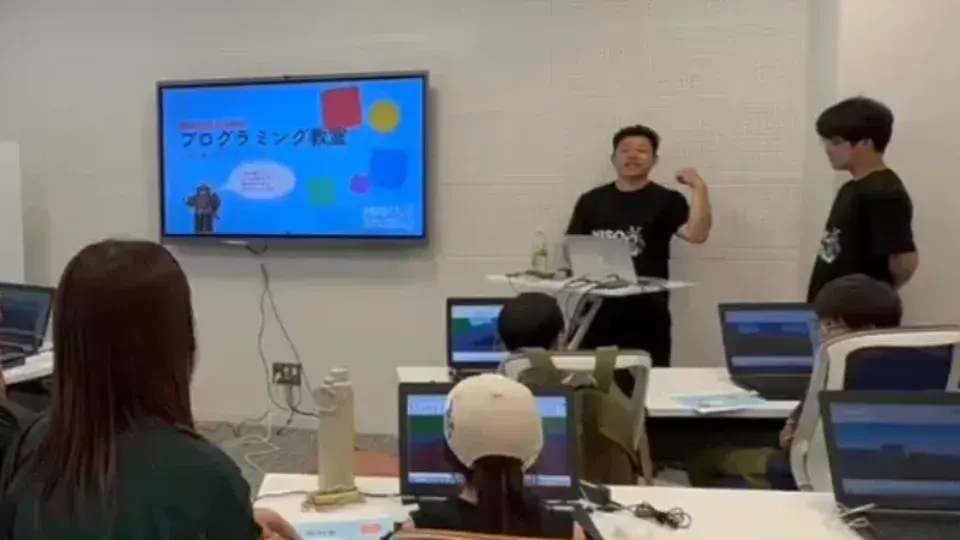 ROBLOX子どもプログラミング教室の様子